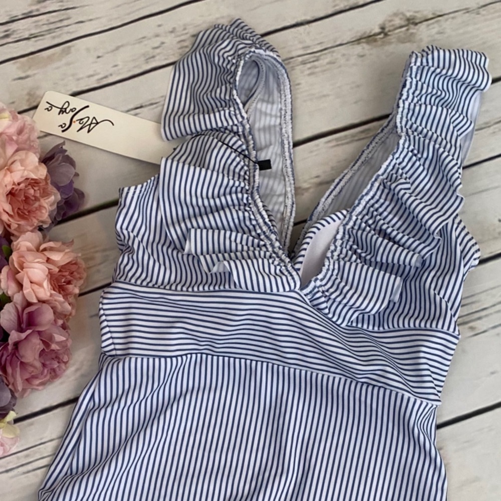 Retro Blue & White Strip Ruffled Push Up Swimsuit - Picture 12 of 16